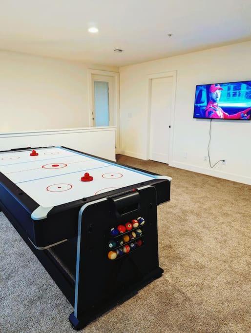 Вилла Mountain Retreat With Views, Hot Tub, Games & Ac Чилливак Экстерьер фото