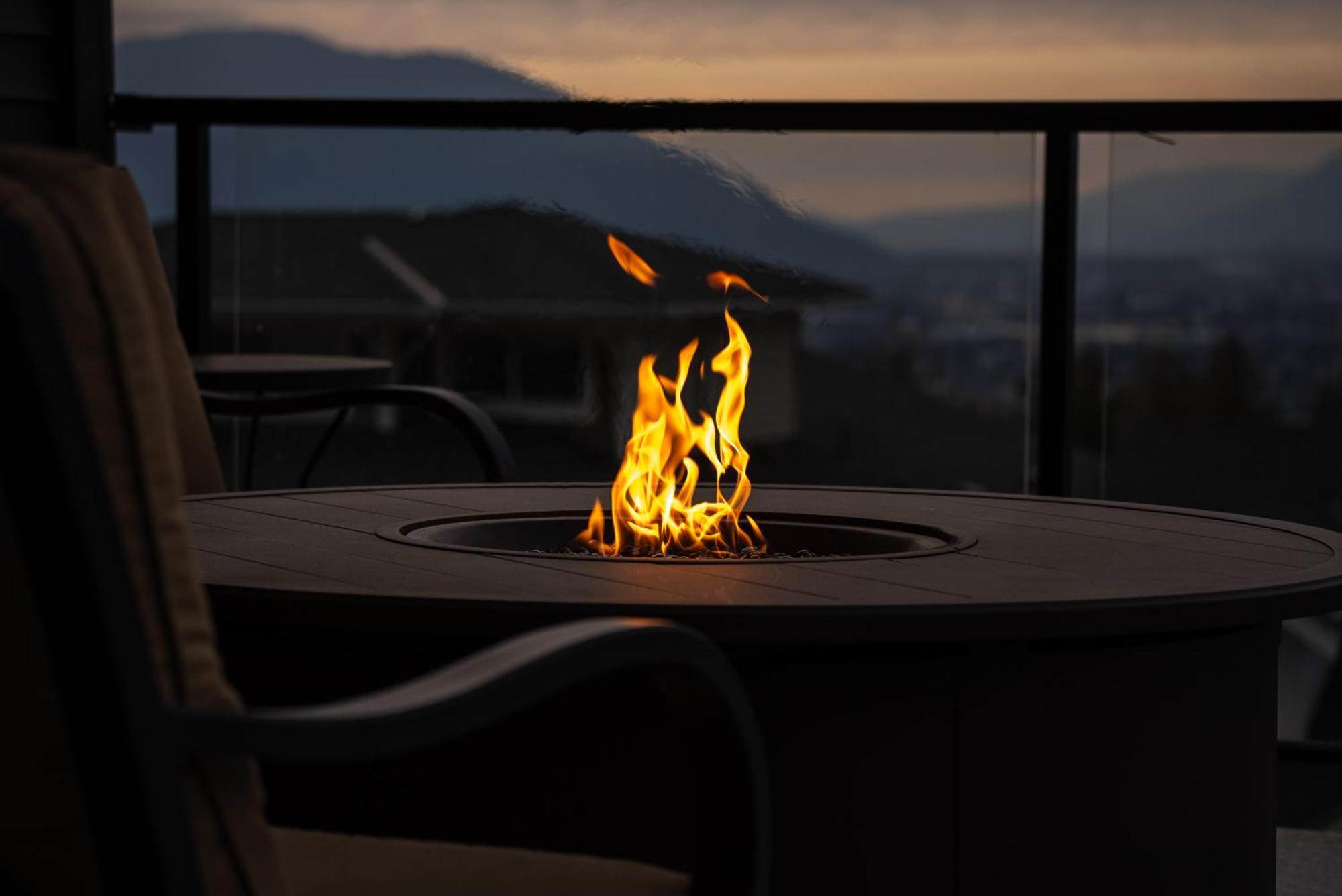Вилла Mountain Retreat With Views, Hot Tub, Games & Ac Чилливак Экстерьер фото